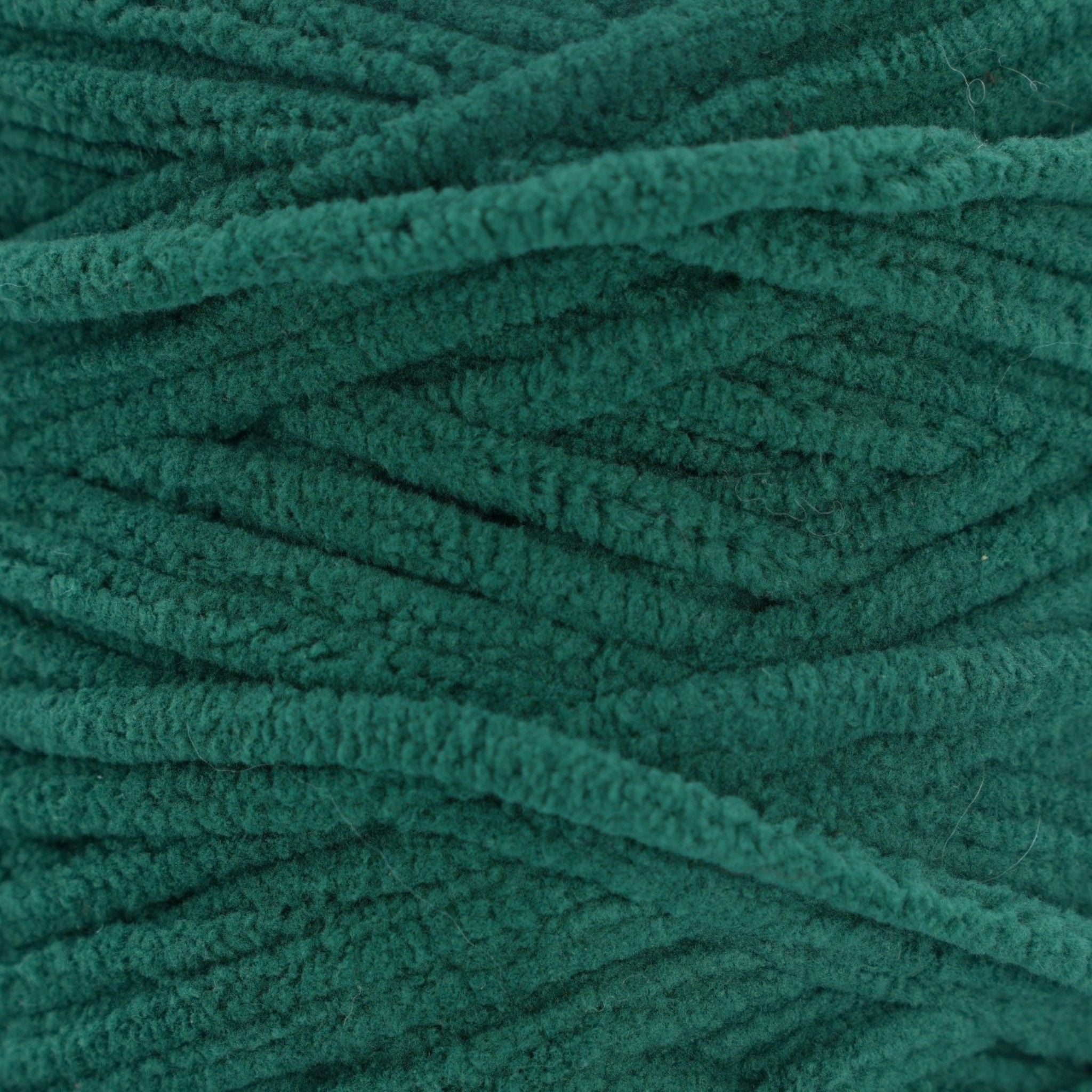 deep green chenille crochet yarn for amigurumis